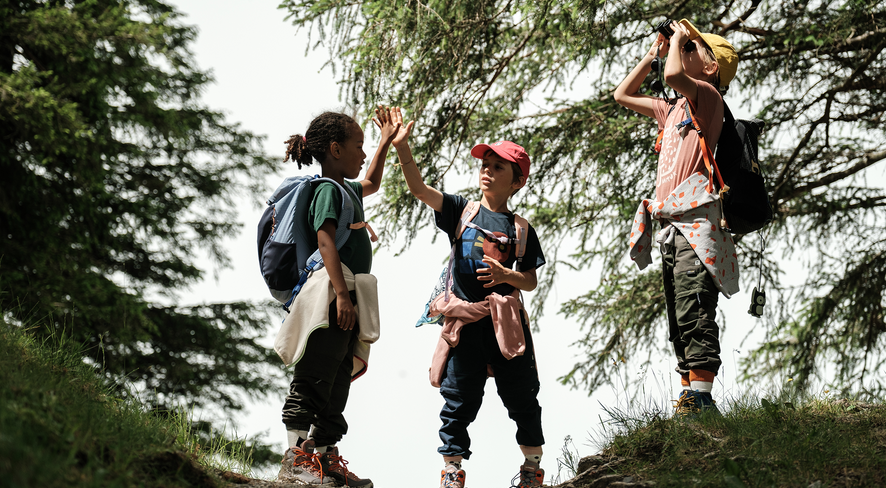Kinds dressed for forest kindergarten
