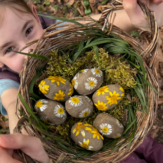 DIY with kindwaldwiese: Seed bombs in the shape of Easter eggs
